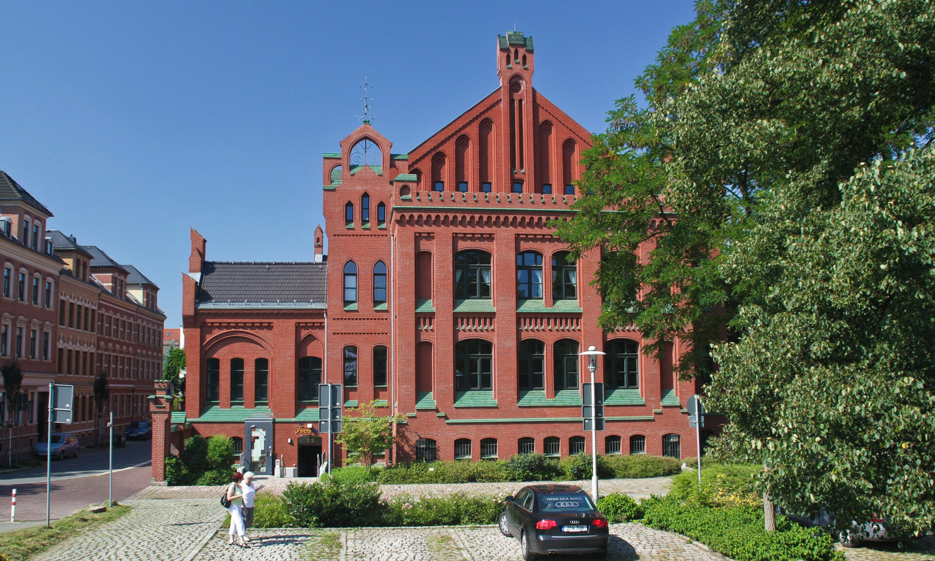 Auf dem Bild ist ein historischer Backsteinbau aus Zwickau zu sehen